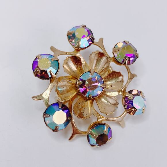 Vintage Mid Century Gold Tone Flower Brooch Purple Aurora Borealis Rhinestones - Picture 6 of 9